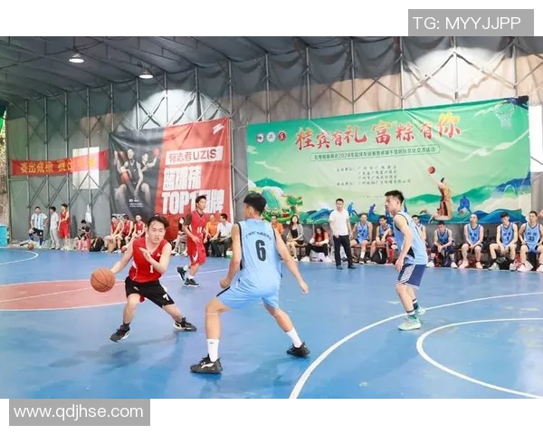 姚明领队进场引发全场热烈欢呼展现篮球魅力与团队精神