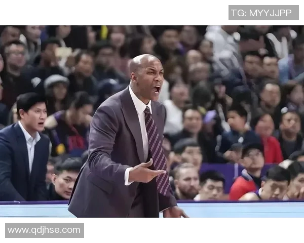 马布里与姚明的巅峰对决回顾：篮球传奇的精彩瞬间与历史意义