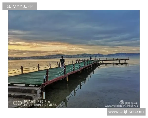 美国足球明星时尚穿搭大赏展现个性与魅力的精彩瞬间 美国足球明星时尚穿搭大赏展现个性与魅力的精彩瞬间