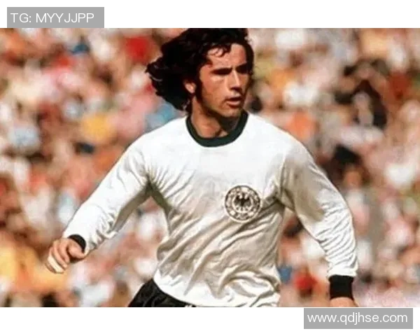 珍藏足球明星稀有卡片图片揭示球场背后的传奇故事与价值